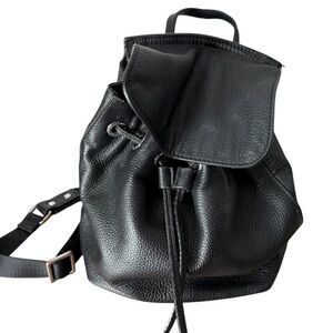 DANIER Black Leather Bucket Style Backpack Bag *FLAW*